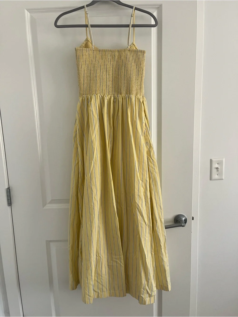 Abercrombie & Fitch Women’s Smocked Neck Drop Waist Midi Dress - Picture 4 of 5